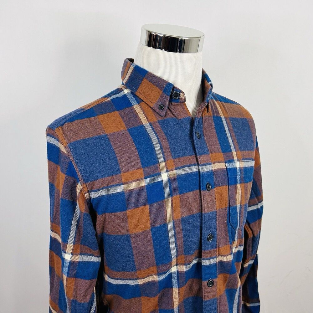 Eddie Bauer Medium Classic Fit Flannel Shirt Blue Brown Plaid Button Down Casual